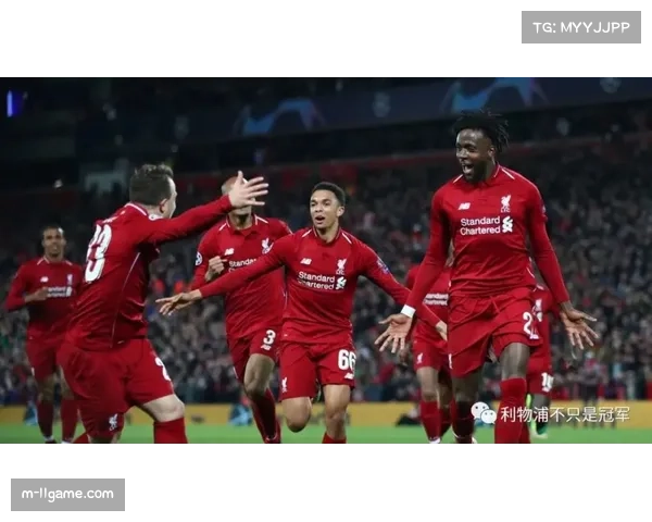 现场通讯:克洛普与瓜迪奥拉在安菲尔德通道内的赛前寒暄与战术板交流 现场通讯:克洛普与瓜迪奥拉在安菲尔德通道内的赛前寒暄与战术板交流